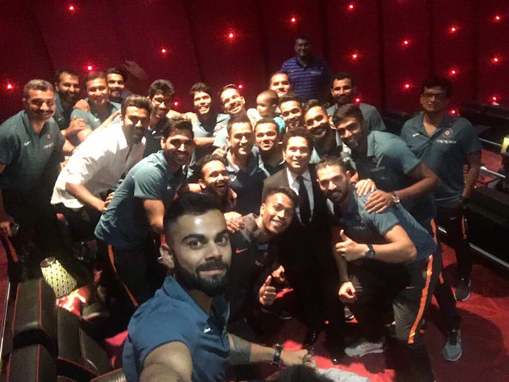 sachin_rt's tweet photo. Thanks team #India for making the day special. A lasting image of the boys led by @imVkohli before they left for #CT17 #SachinABillionDreams https://t.co/JYQIy29f7G
