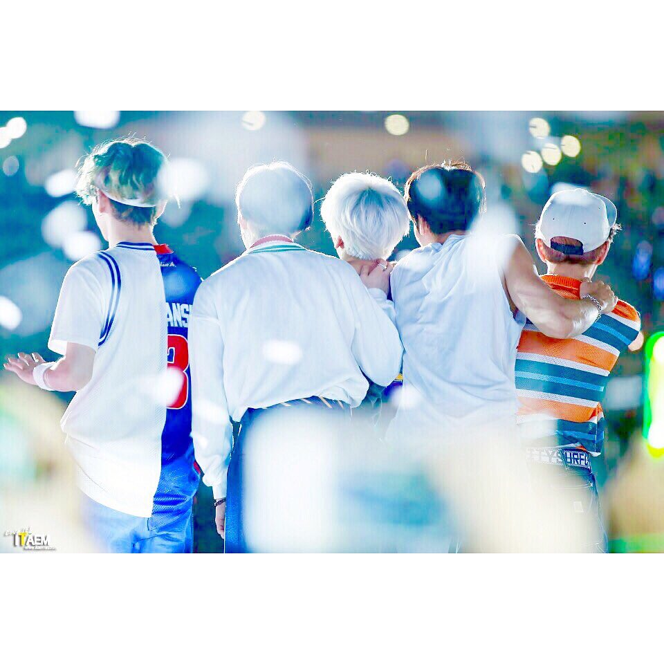 Minho_showl's tweet photo. #샤이니_9년동안_빛나줘서_고마워 
#SHINee9thAnniversary 
#Happy9thYearAnniversarySHINee 
#9YearsWithSHINee 
#샤이니는사랑이라9 
#샤이니9주년 
#늘9자리에 
#HappySHINeeDay https://t.co/5pdWiz2kAK