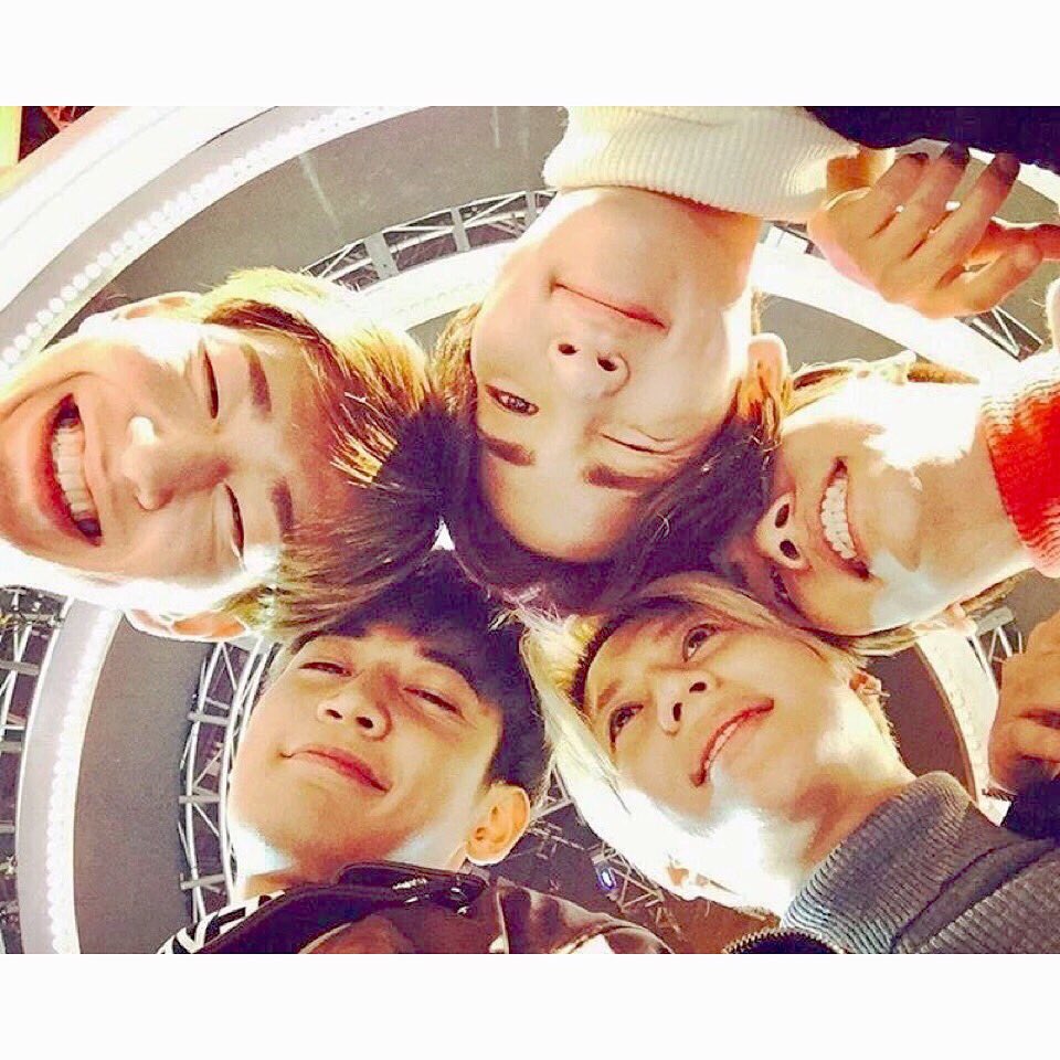 Minho_showl's tweet photo. #샤이니_9년동안_빛나줘서_고마워 
#SHINee9thAnniversary 
#Happy9thYearAnniversarySHINee 
#9YearsWithSHINee 
#샤이니는사랑이라9 
#샤이니9주년 
#늘9자리에 
#HappySHINeeDay https://t.co/5pdWiz2kAK