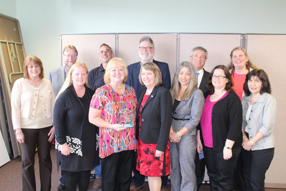 RenssCoLeg's tweet photo. EGbush Spotlight on Youth: Ray Borst, McKenna Erwell, Caitlin Lallier, Marleah Lybott, Lawren Masters, Natalie Nista &amp; Natalie Obermayer. https://t.co/NnYwN1zrGt