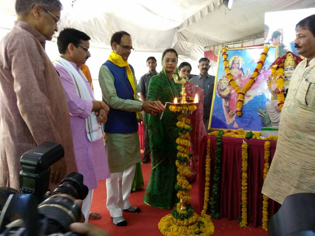 namamidevinarmade tweet media