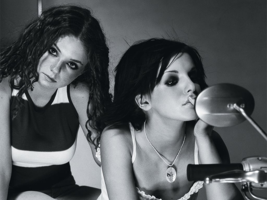 tATumusic's tweet photo. 6 days left for #tATu18Anniversary...

#tATu18years #tATuForever #tATu18лет #tATuНавсегда https://t.co/gt8QiQlWcM