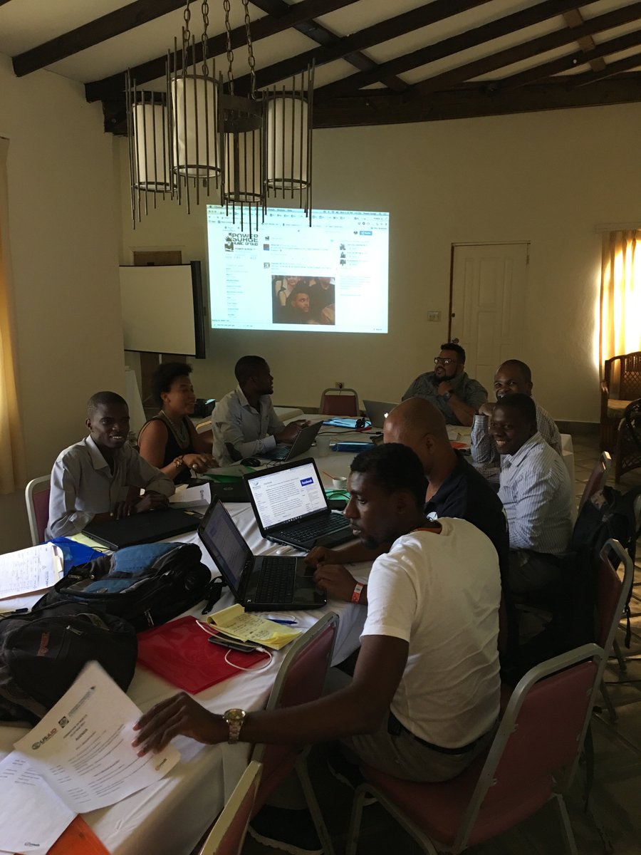 sabryiccenat's tweet image. Quand des journalistes maîtrisent mieux les réseaux sociaux avec #rhjs #msh #lmg @PowerSurgeMusic