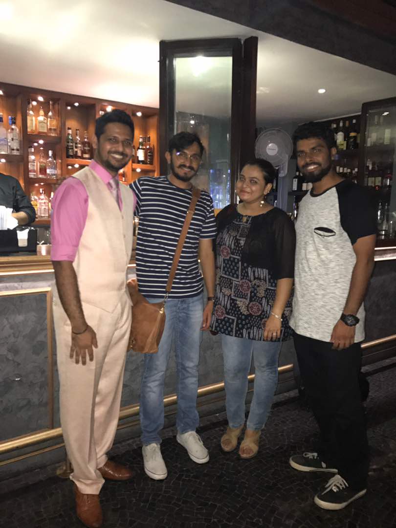 khaipeenejalsa's tweet photo. Evening spent well at #ABarCalledLife with @burrp @hellotuckers @Hogggitup #mixology #masterclass #mumbai #FoodFlock #BurrpAlFrescoNight https://t.co/u01bShx5Lj