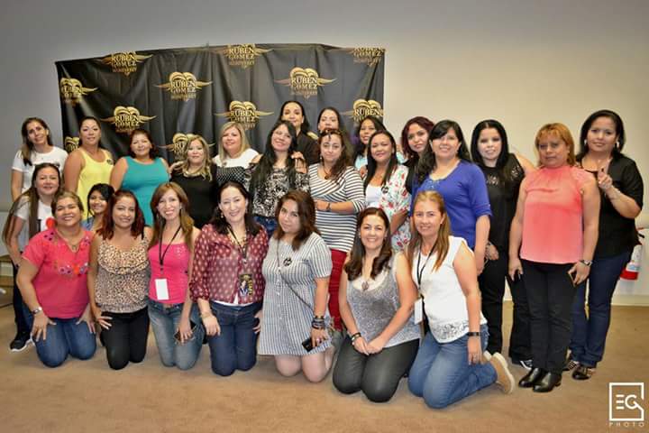 RubenGomezfcMTY's tweet photo. Gracias @RubenGomezKane  y a todas las chicas! Todo un éxito  👍  meet and great, las esperamos en la próxima visita. https://t.co/lMWDsnX2zR