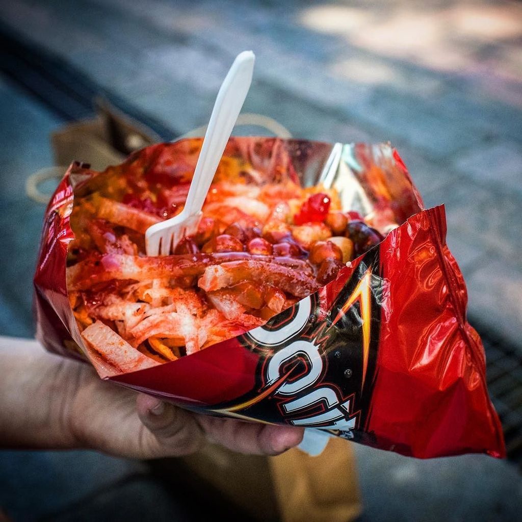 allmexico365's tweet photo. The rage in street food in Mexico City is Dorilocos. #dorilocos #mexicocity #mexico #mexicanfood https://t.co/epVyWPwxbr https://t.co/VmZyfgBEvd