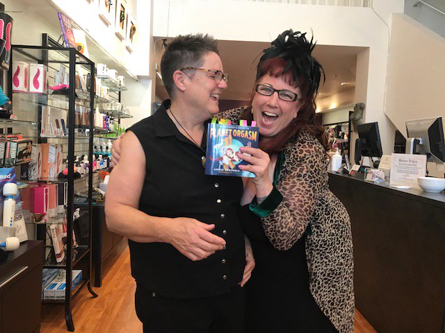 AnnieSprinkle's tweet photo. https://t.co/tO12mcfr6A
Had a blast @purepleasure in #SantaCruz doin book launch 4 r new book Explorer's Guide to #PlanetOrgasm. Get it $14 https://t.co/SnnTd1TCam
