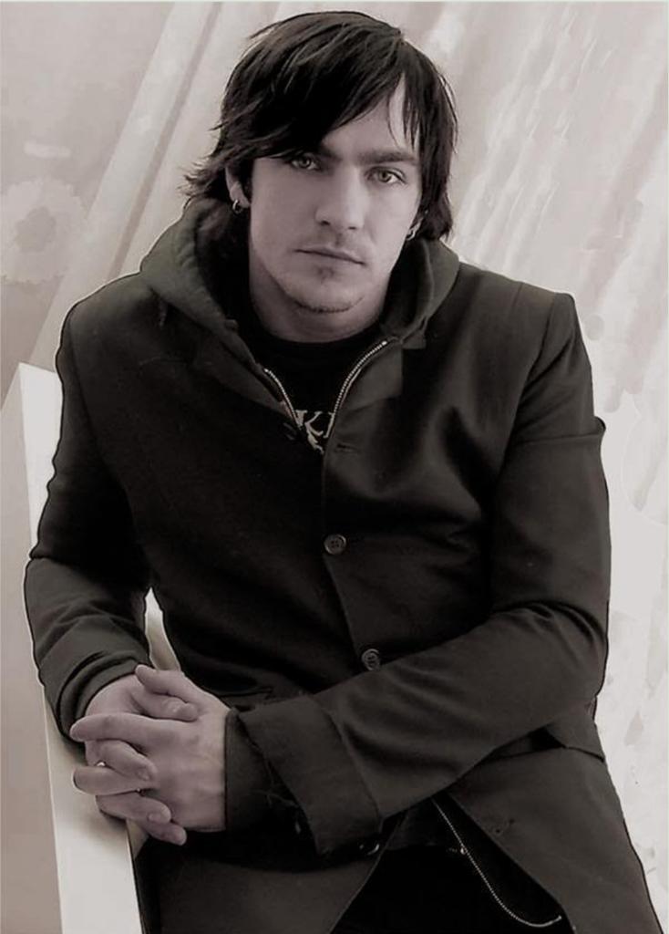 Happy birthday to a super badass singer, Adam Gontier!   