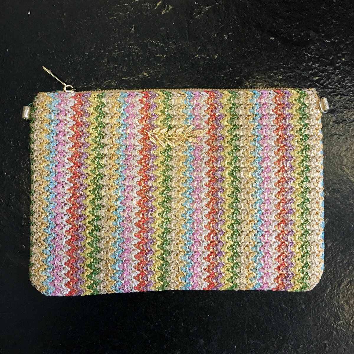 dc_madrid's tweet photo. Cartera multicolor π₯ #complementos #dcshops #davidchristian https://t.co/KG8GG18BJc