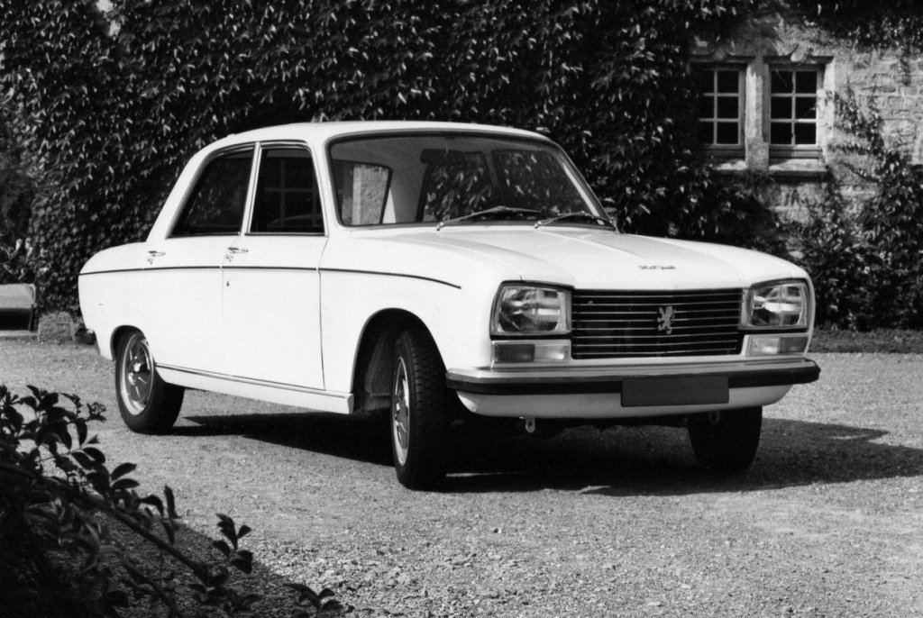 chekiuganda's tweet photo. Do you have memories of this Peugeot 304? Like if you remember 
#tbt https://t.co/PJibpDs8pj