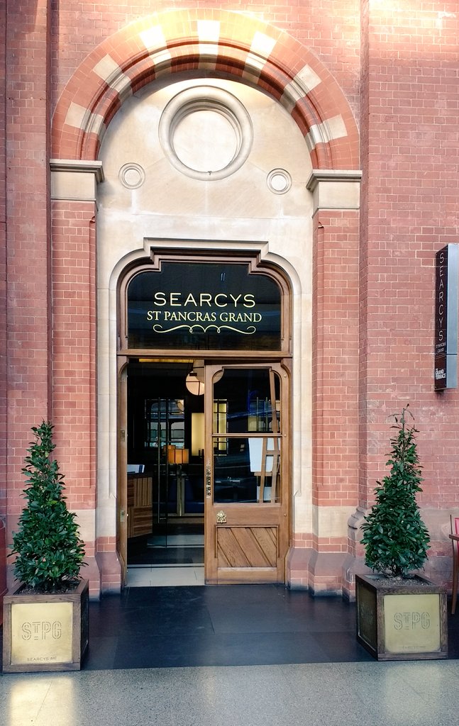 wearecohesive's tweet photo. Up bright and early for @ADTRAN's #TelcoPlatform event... On @StPancrasInt platform @SearcyStPancras. Do you see what we did there? https://t.co/oKgSC4X3Mn