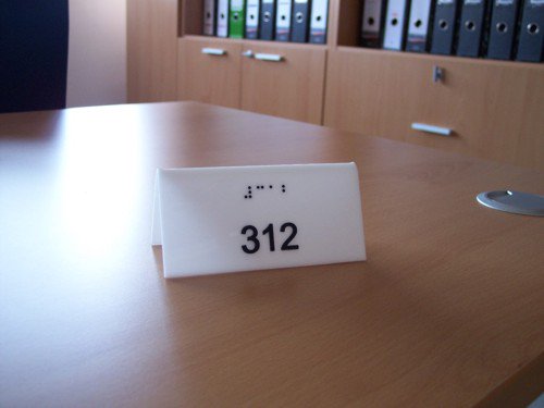 graincas's tweet image. #Grabamos todo tipo de objetos en #Braille. 
Confía en nuestra experiencia en todo tipo de materiales. #FelizJueves