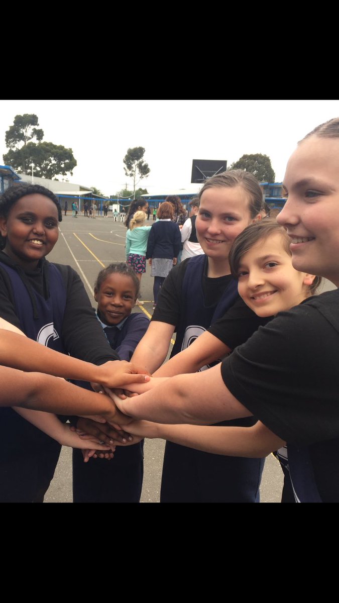 JennyChattas's tweet photo. @GlengalaPS interschool sport mixed &amp; girls netball teams #teamspirit #UnitedWeStand #healthybodyhealthymind 👍🏻 https://t.co/fcXgY6ESeM