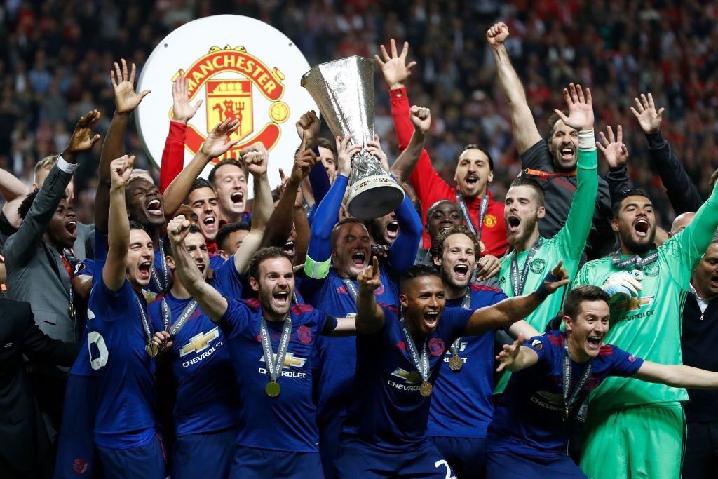 sociofootball's tweet photo. Man United gagne l'UEL en sortant St Etienne, Rostov, Anderlecht, Celta Vigo et Ajax. Quel parcours de dingue ! #UELfinal #ajaxmu https://t.co/hnKpE85xwn