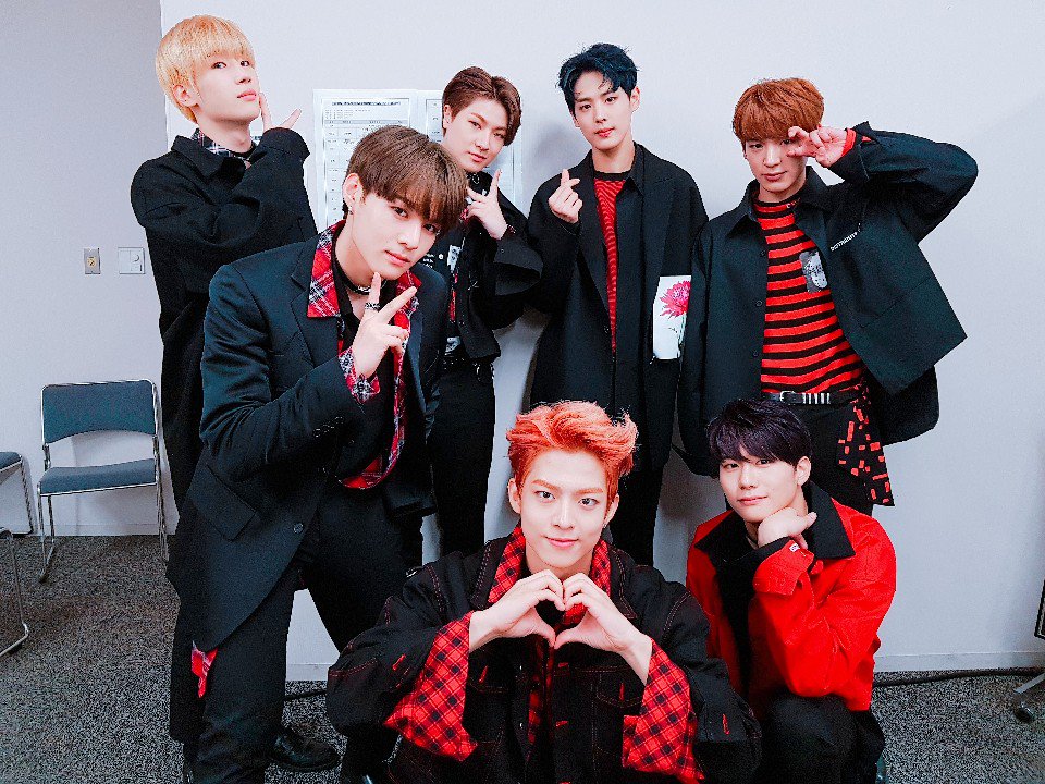 [#빅톤] 170525 #VICTON #KCON #JAPAN

빅토니는 정말 이쁘다 이쁘다 이쁘다니까🎶
오랜만에 무대에서 만난 예쁜 빅토니들! 너무 짧아서 아쉽다구요? 그 아쉬운 마음은 이번주 토요일, #빅톤클래스 에서 달래드릴게요! 두 밤만 기다려!