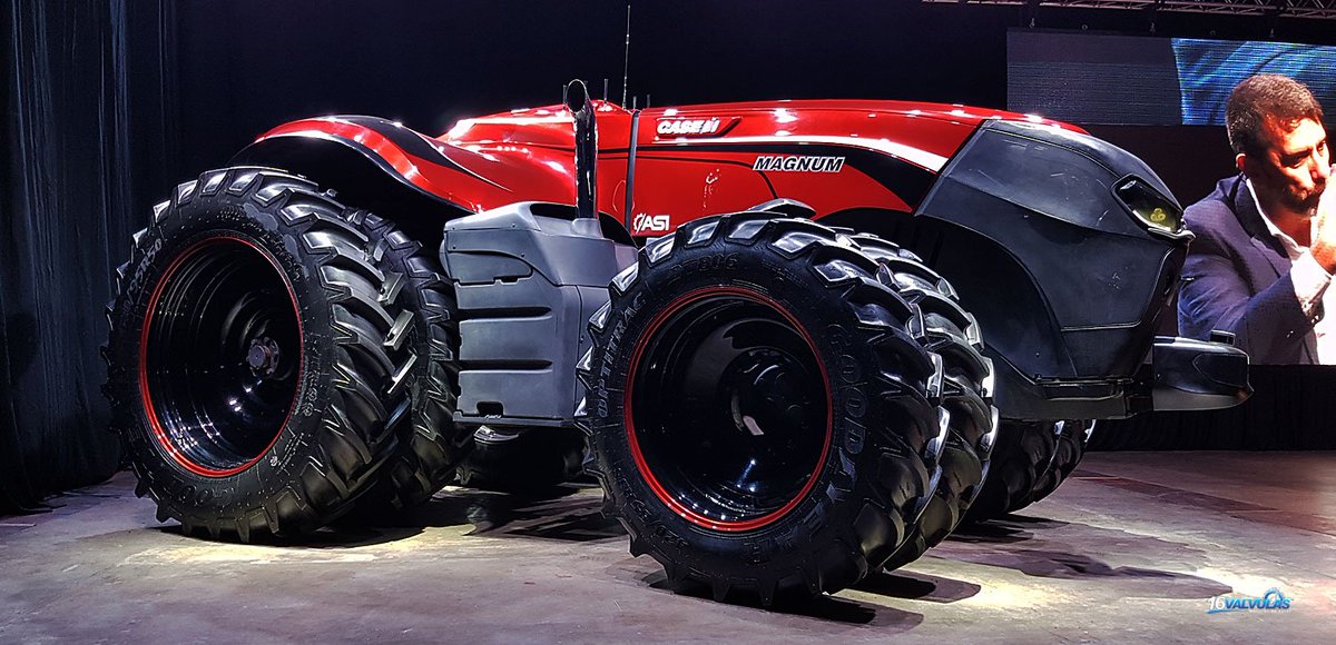 16valvulas's tweet photo. CASE IH presentó en Argentina el primer tractor autónomo del mundo, te lo mostramos AQUI https://t.co/iV4GM0TgjB @CaseIHArg https://t.co/DXHRGePQEc