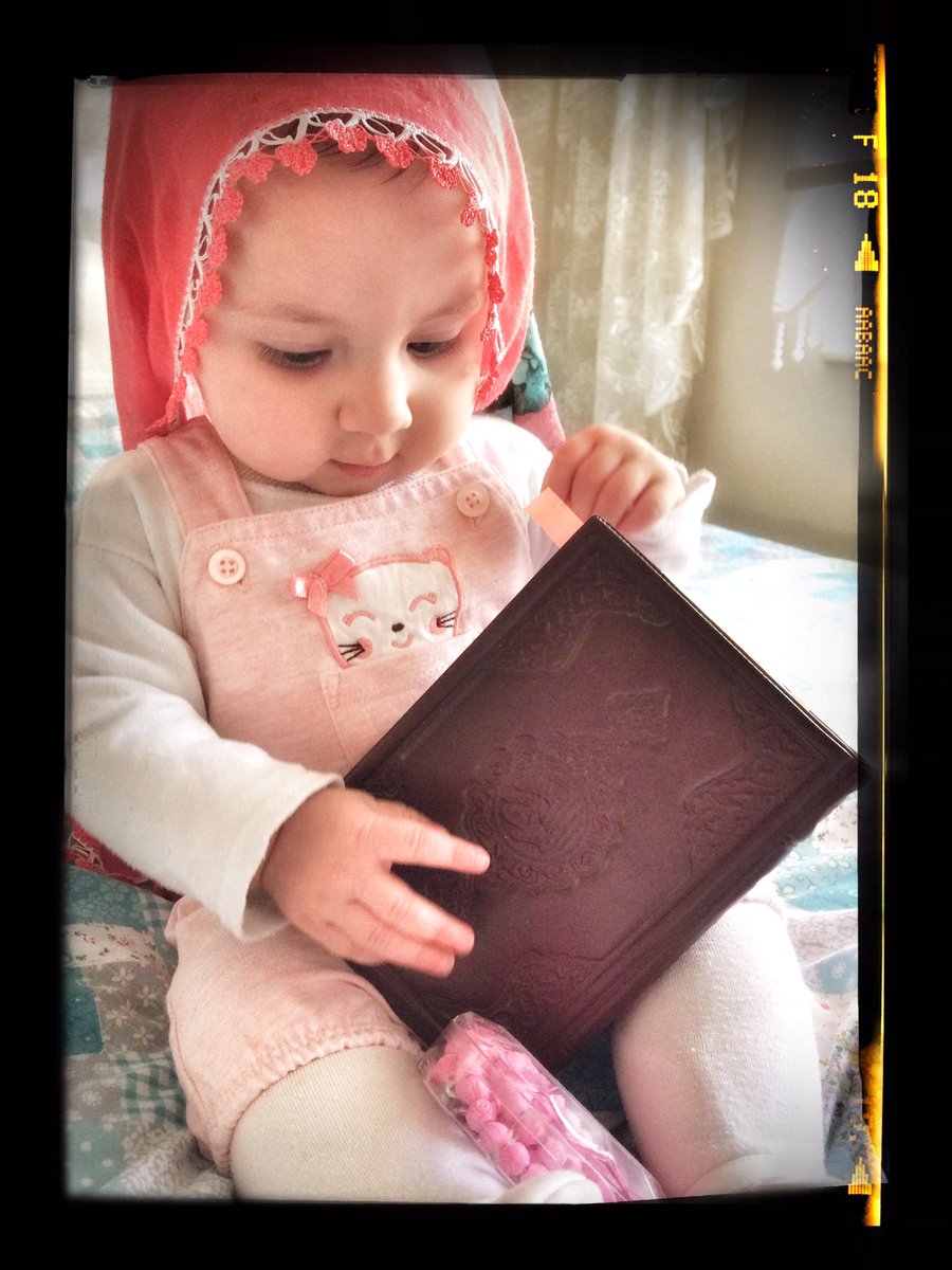 Rabia_yilmaz253's tweet photo. #Annesiyle #Mukabeleye #başlayan #Duâ #Verâ 😇😍 https://t.co/CEo4Kq3TlQ