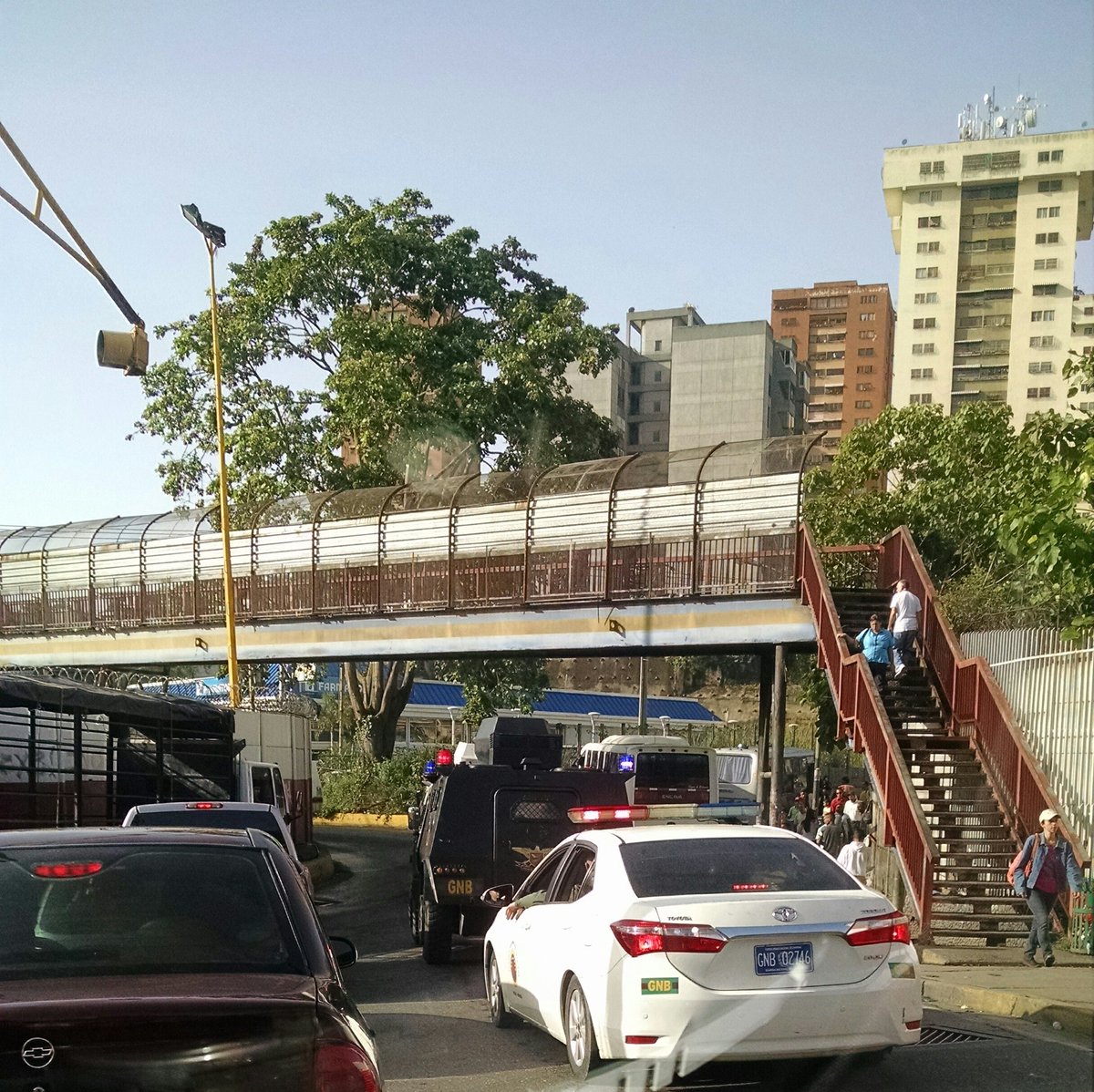 jugopiche's tweet image. Ahí van los sapos atentos San Antonio Montaña Alta 7:59am RedomaLosTeques @CaraotaDigital @ReporteYa @lossalias @ResistenciaV58 @Estudiant3