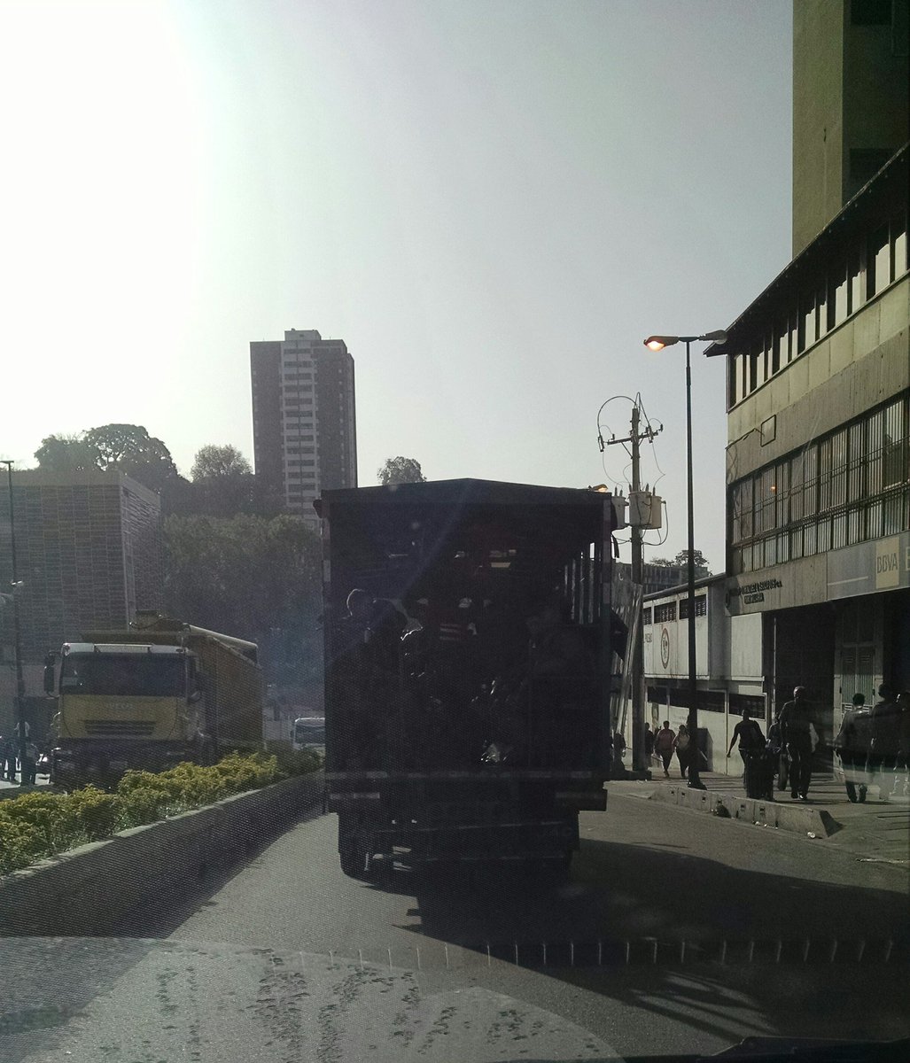 jugopiche's tweet image. Ahí van los sapos atentos San Antonio Montaña Alta 7:59am RedomaLosTeques @CaraotaDigital @ReporteYa @lossalias @ResistenciaV58 @Estudiant3