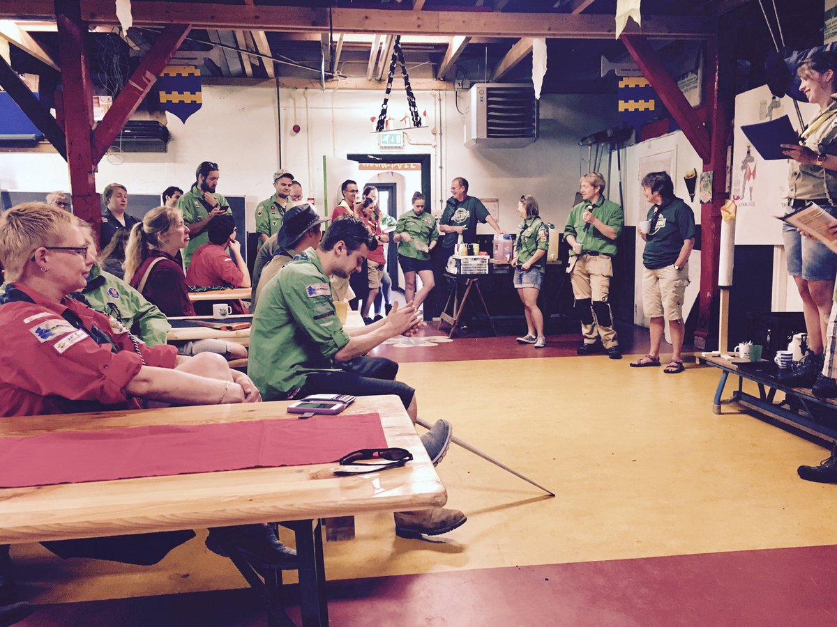 Laatste briefing voordat het losgaat!! Zie jullie zo bij de "kiss &amp; ride" aan de kant van de Baden Powellweg !! #NSG #JuKa #Scouting