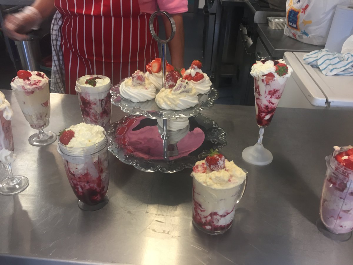 LivHomelessFC's tweet photo. #EtonMess #TheBackKitchen ππ§ @Roy_Sovini #WEANW2017 #SFA #ESF @ann_obyrne https://t.co/lXmvUELuvn