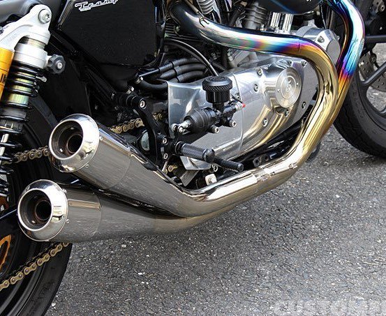customfront's tweet photo. どこから見ても隙の無いデザインの、トランプ製フルチタンマフラー。ハイクオリティと呼ぶにふさわしいやつですね。
#trampcycle
#デタラメなコピー商品多数
#もちろんモノホンの圧勝 https://t.co/JzGrignx1U https://t.co/TgYxTfmSXj