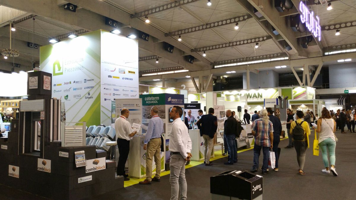 Seguimos en #Construmat 2017 en la #Fira de Barcelona. Sigue la actualidad del tercer día de la feria. bit.ly/147M65c