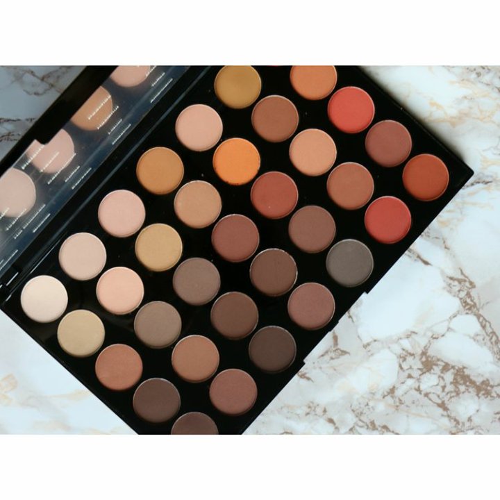 Lovemakeup95's tweet photo. Ma quanto sono belle le nuove Pro HD Amplified palette! Questa è solo una delle nuove palette 😍 #makeuprevolution #makeupaddicted #palette https://t.co/b3a8FpgTf8
