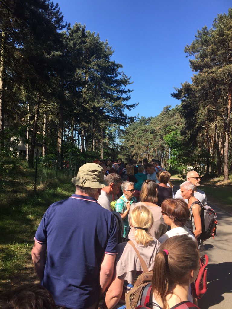 techno_fly's tweet image. staan hier idd al bijna drie kwartier te wachten op de bus #abdijentocht