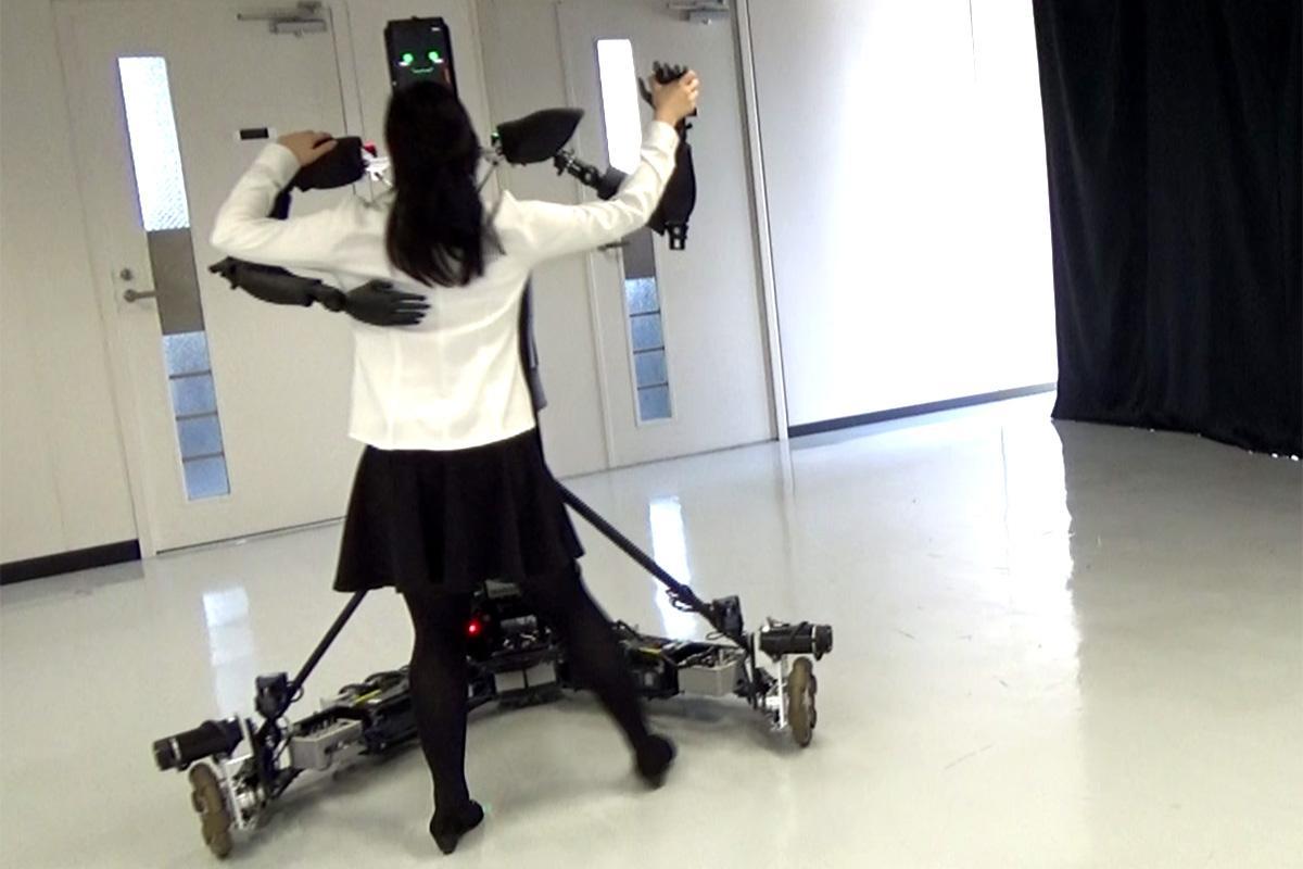 Waltzing robot teaches beginners how to dance like a pro bit.ly/2rBkBkf
