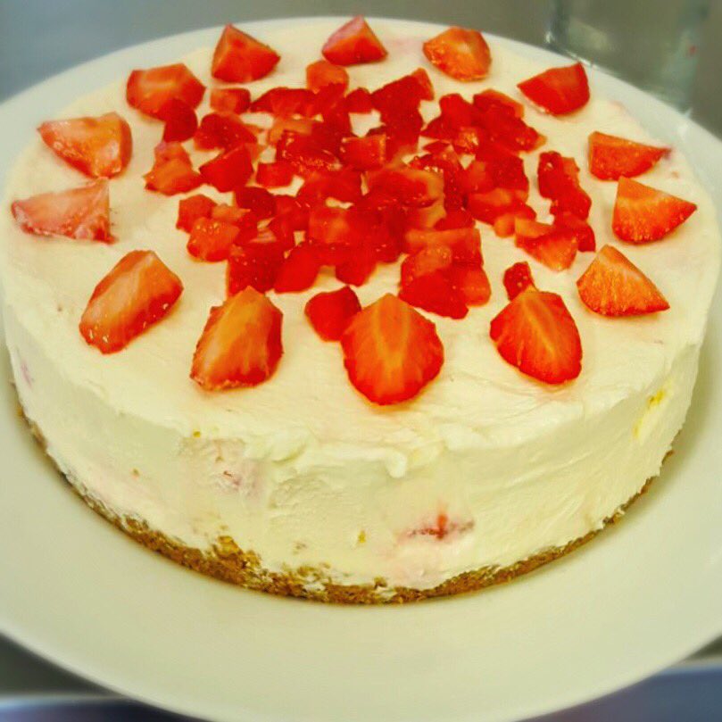 observatory_the's tweet photo. It's glorious outside ☀️ let's celebrate with a beautiful strawberry cheesecake #homemade #freshfood https://t.co/o6M8p0ApMQ