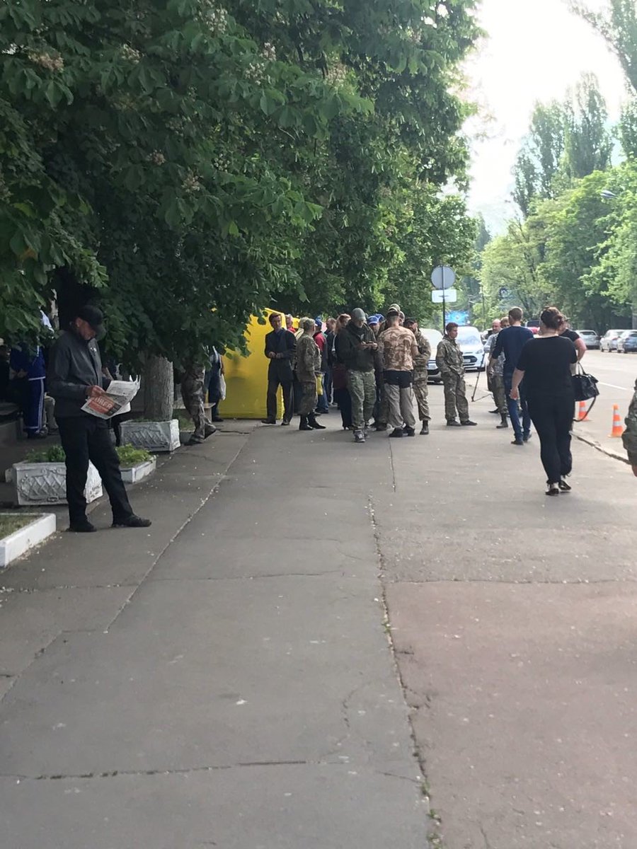 Люди, які захопили Держгеонадра, стверджують, що є представниками нового т.в.о. голови Служби Олега Кирилюка
goo.gl/yFwBHS
#geogov