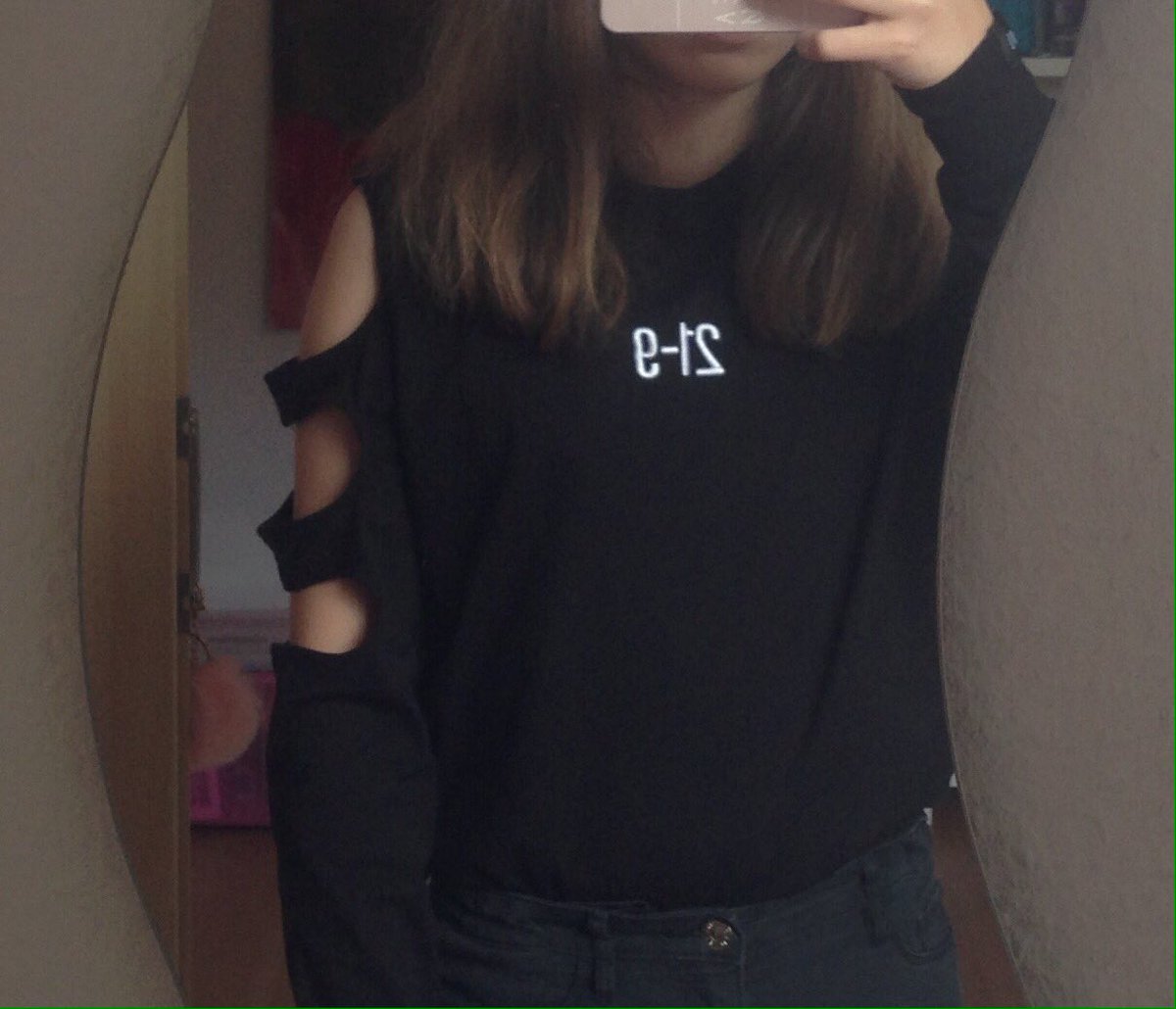dagi_lucia's tweet photo. Dein Merch ist einfach liebe😍
•
@dagibee @dagibee @dagibee #dagibee https://t.co/JdNTpAAlNB
