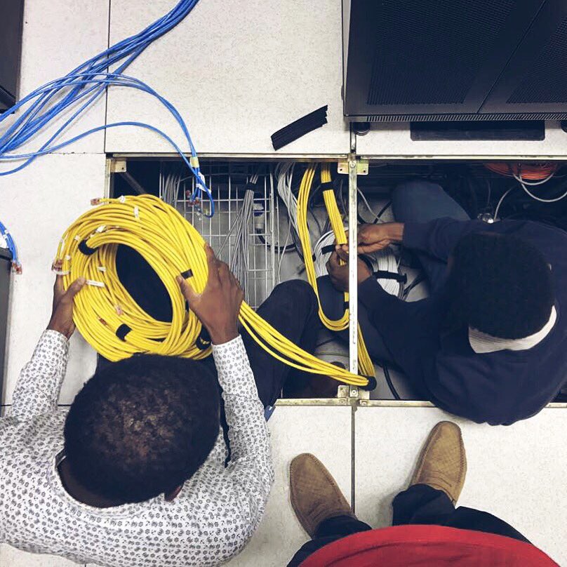 Castlenet_CCL's tweet photo. #Views
Q: What's going on here?
A: We were data center cabling (beneath a raised floor). #throwbackthursday #castlenet #datacentercabling https://t.co/WykcejxKCb