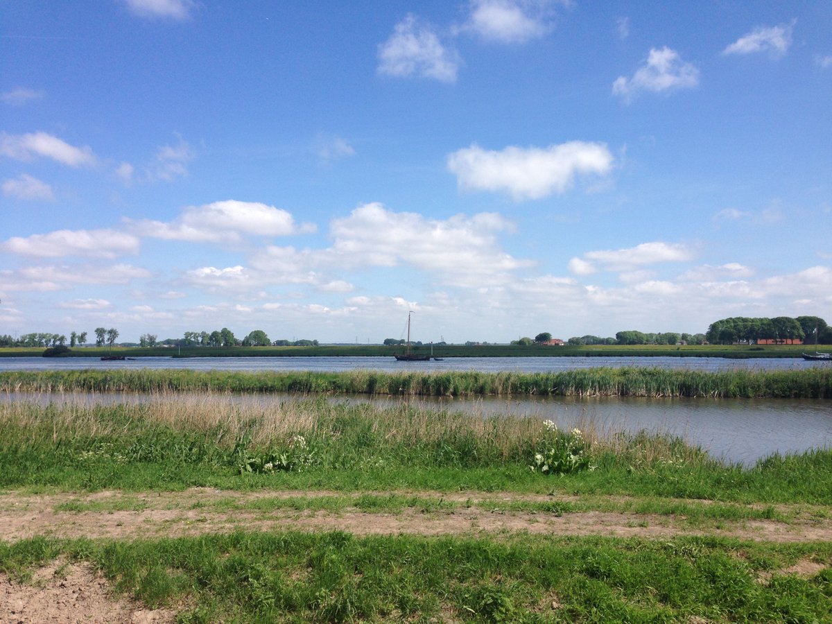 HanzeJam's tweet image. Zie jij jezelf al in een bootje dobberen op de IJssel? #waterverbindt #Kampen #Hanzejam @Hanze2017