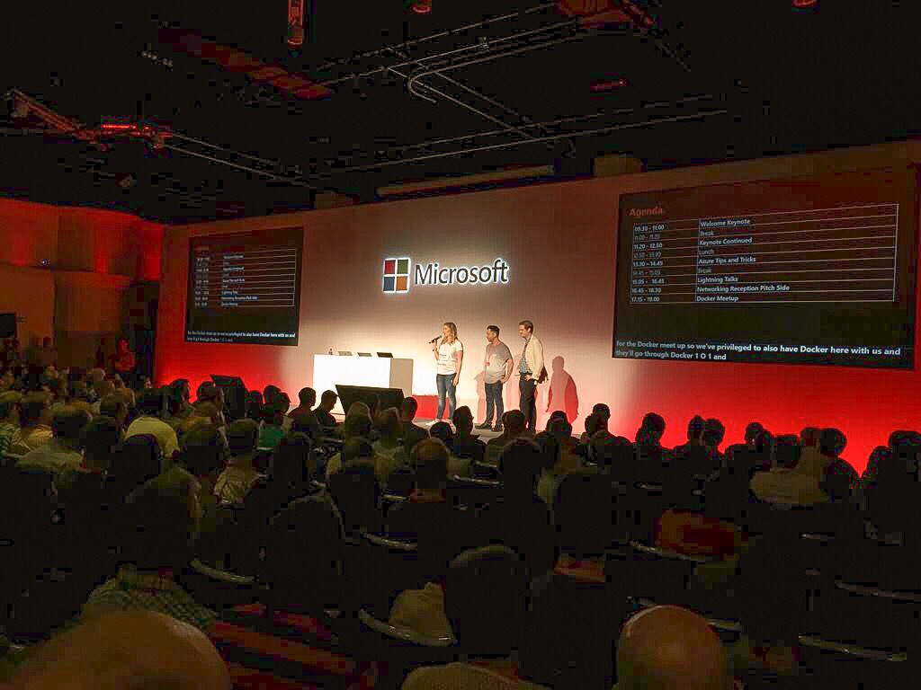 ashasdo's tweet image. Hosting the man @scottgu in London for the #azuredevtour! Great turnout! #DX #codinglive #35weeksprego @johnshewchuk @StevenGuggs @KurtSteck