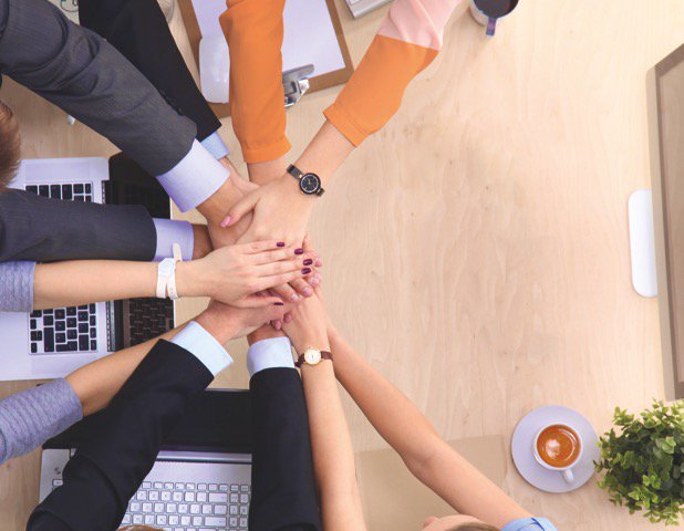 Deborah Holleman tweet media