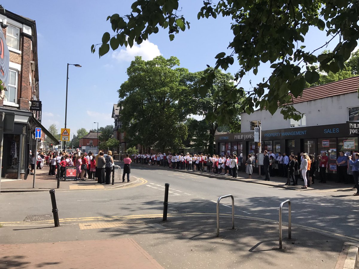 ReserveWinesUK's tweet photo. All the kids from @CavendishPTA in #BurtonRoad for the minute of silence. 

🙏 https://t.co/WEvy1VsFr9