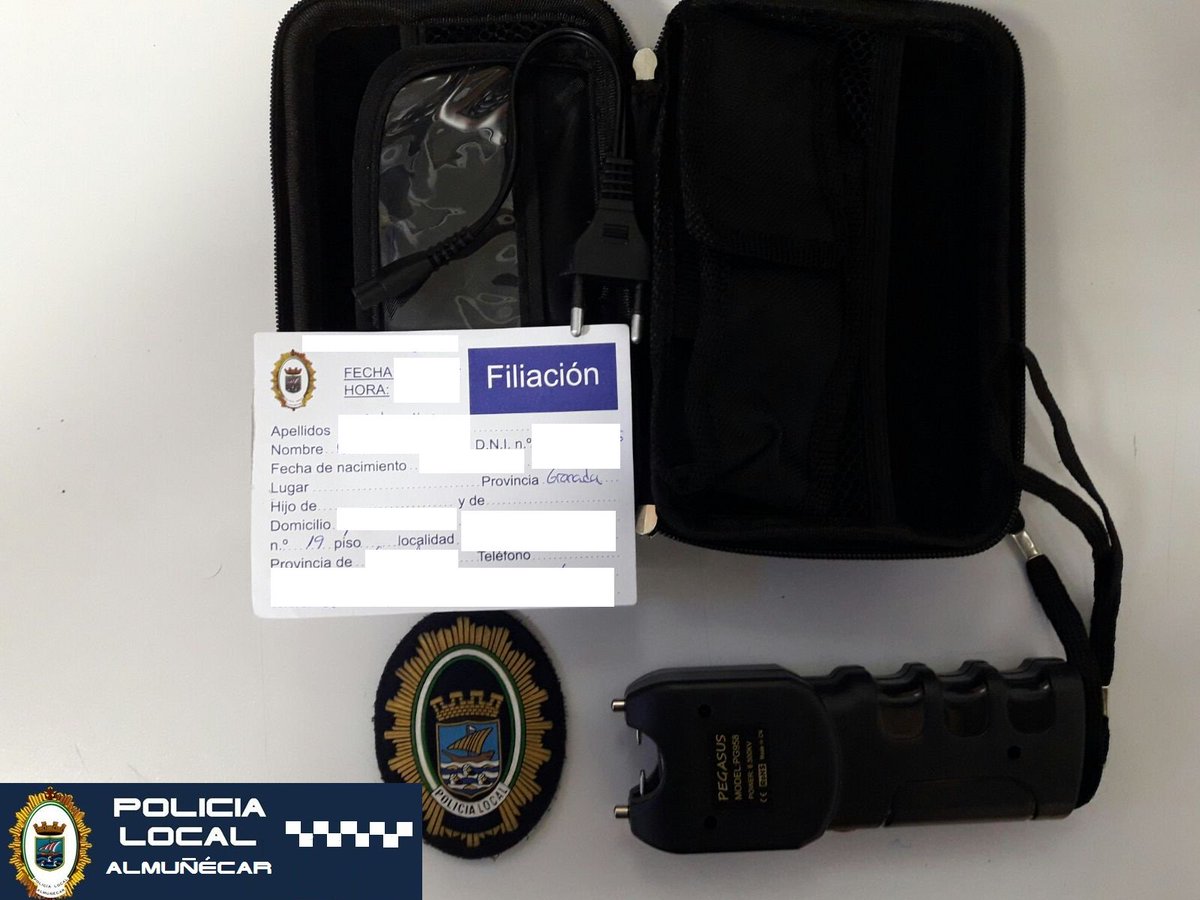 La Policía Local de Almuñécar evita la comisión de posibles delitos contra el patrimonio, interviene un táser y sustancias estupefacientes.