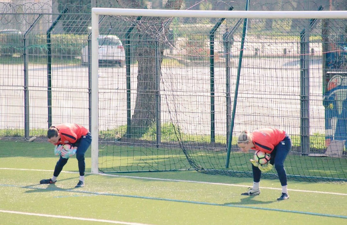 Laeti_Philippe's tweet photo. Dernier match de la saison à Rodez...🔶🔷 @MontpellierHSC @uhlsportfr @MHSC_OnAir @KopClapas @d1feminine         Follow me... 🤙🏼👊🏼 https://t.co/7qe7F6KKNx