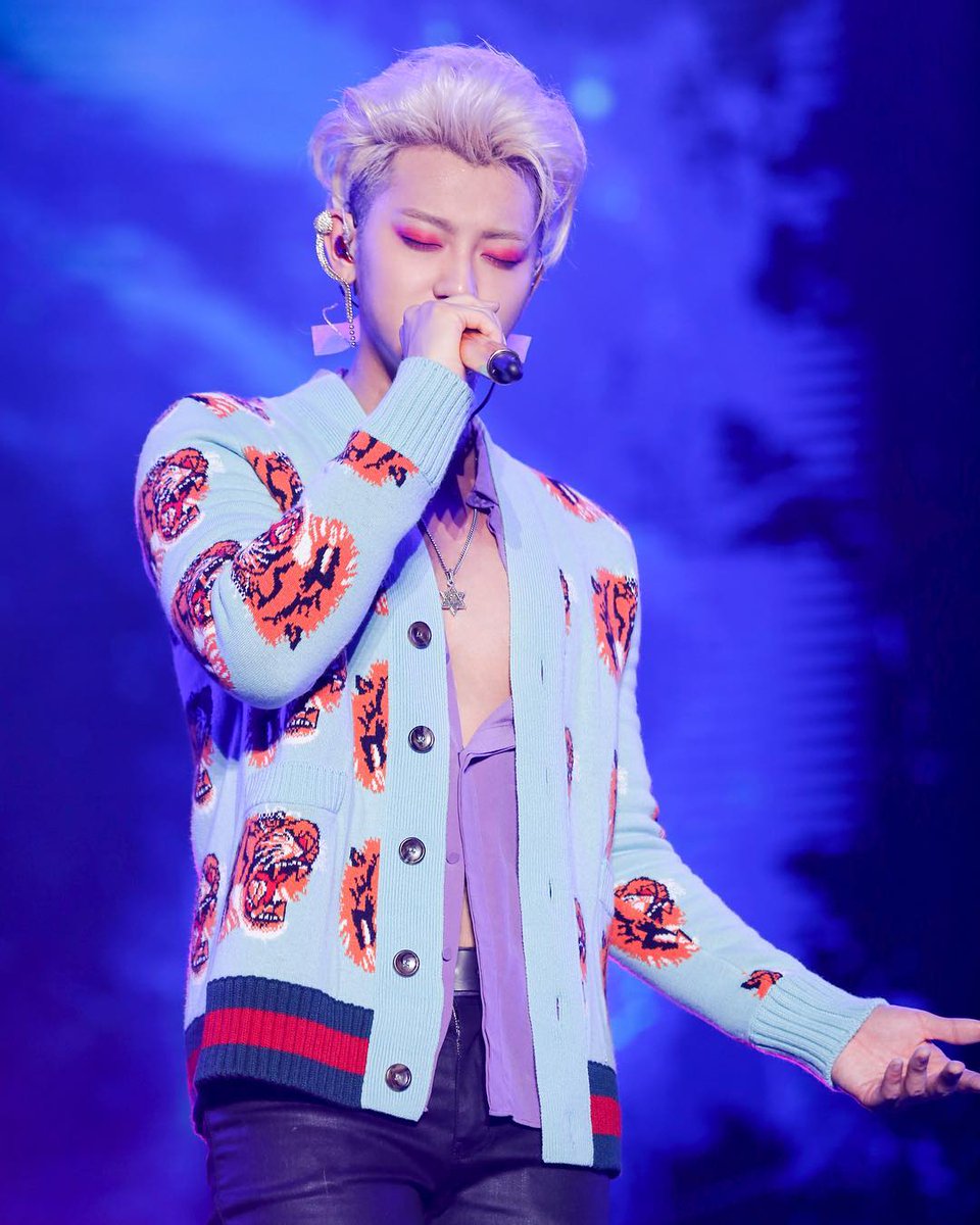 全球首穿 #gucci