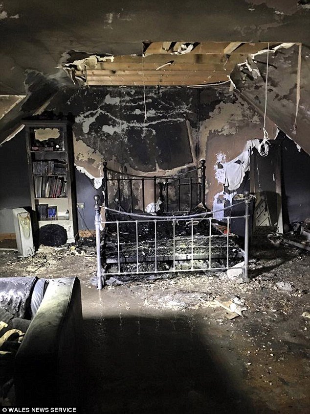 ElecSafetyFirst's tweet photo. Not exactly bedroom goals! If you leave your phone charging underneath your pillow while you sleep, you could wake up to this... https://t.co/9u8ddV1QPc