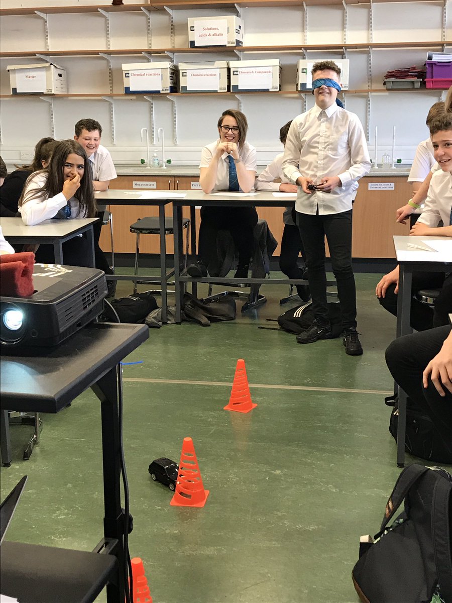 cglenscience's tweet image. Group B learning about &apos;old school&apos; Communication in the #communicationlab with @NXP this morning 📞 #CaroftheFuture #IDL