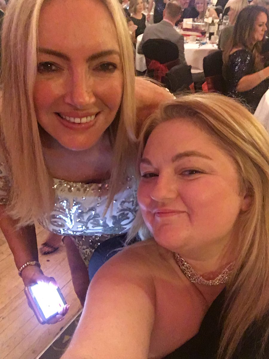 GreenFoxInt's tweet photo. @FrenchicPaint #convention #frenchic #paint #FriendshipGoals #AlFresco #awesome #hastobeFrenchic https://t.co/SQuTHA3XCB