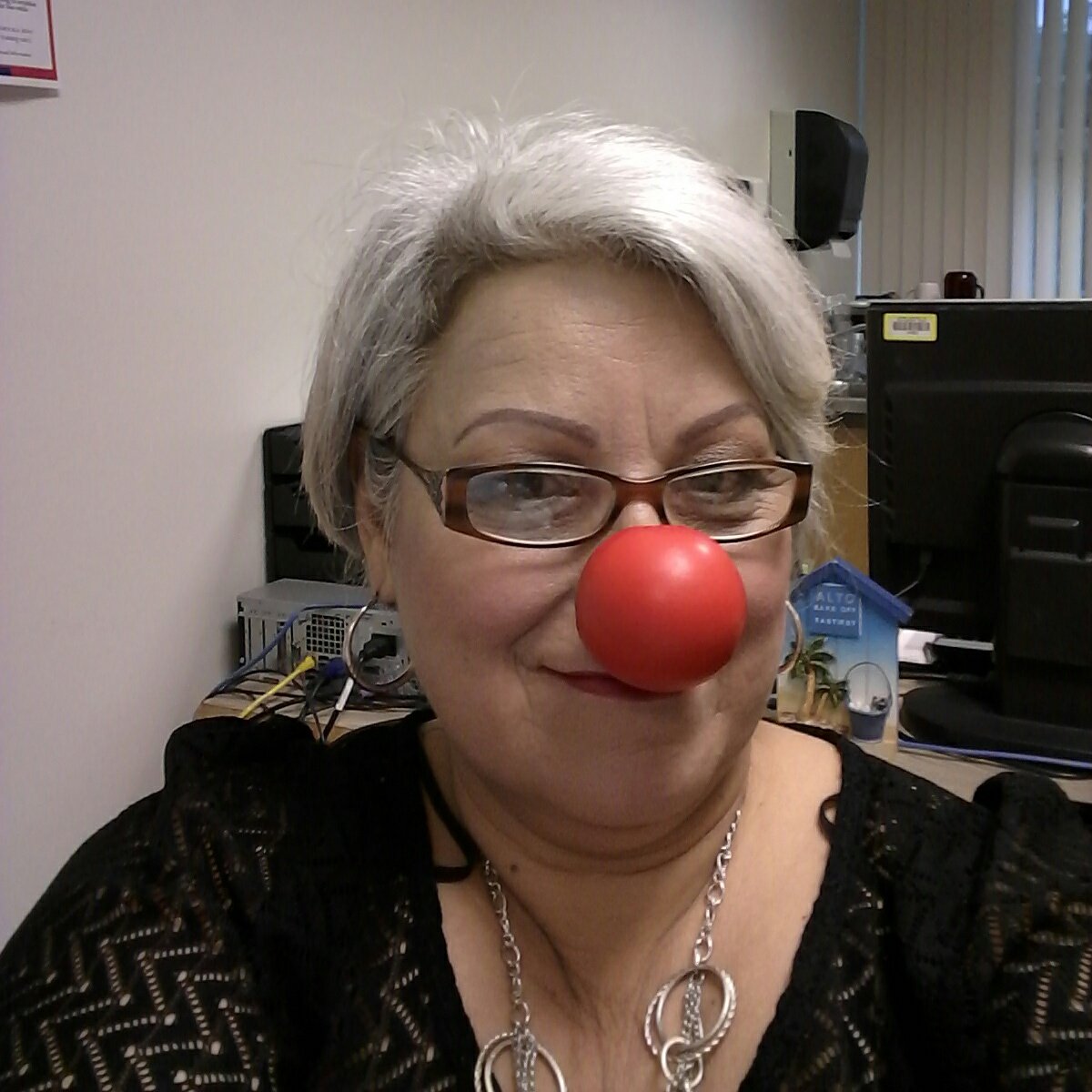 BelardoNilda's tweet photo. @hcpsschoolbus here in Training we have  the Red Noses bug to help child in poverty https://t.co/IUGQN2NfjZ
