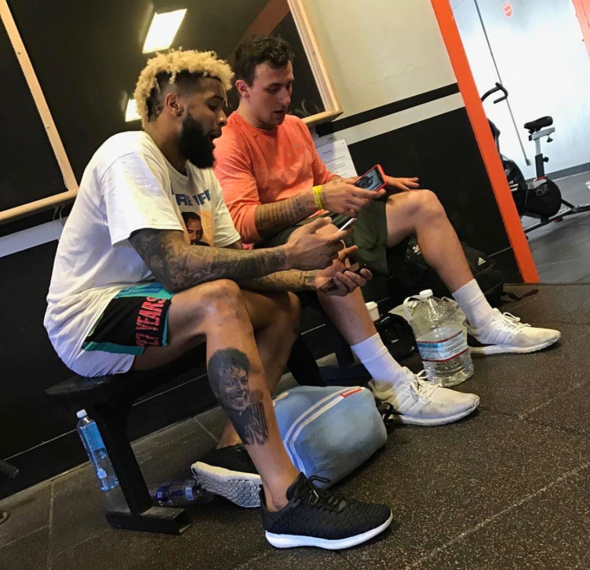 michaeljackson's tweet photo. Check out New York Giants wide receiver Odell Beckham’s Jr.’s Michael Jackson tattoo. https://t.co/3SRDKaI1z6