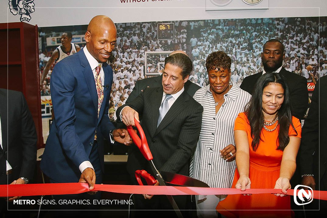 MetroSignsInc's tweet photo. We create memories!
#MetroSignsInc #MetroGroupMiami #MiamiHeat #RayAllen #RayOfHope #DreamBig #GiveBack #Selfie #WeCreateMemories https://t.co/QgDFEstYpf