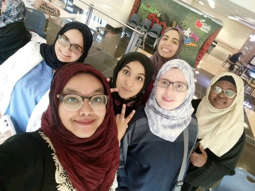 CrystalSuicide's tweet photo. Phase2 of Med school is finally over! Can't wait for next yr with them☺❤#Phase2Complete #LastDayOfFinals #LastDayOf3rdYear #SUMMER2017☀️🌴🎉 https://t.co/3vRdNTSWl9