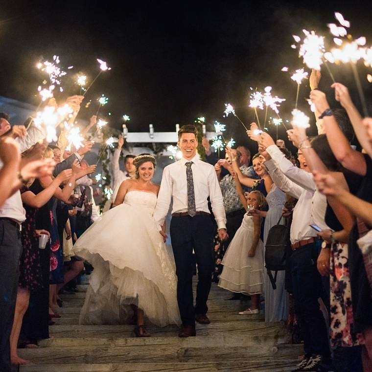 OrilliaCity's tweet photo. It's #Wedding season in @OrilliaCity #Orillia #Ontario #Canada #OrilliaCity #Love #SunShineCity #Orillia150 #LakeCountry https://t.co/8lWgX1woZZ