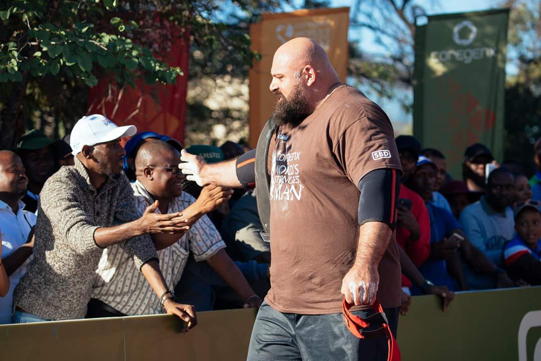 CrazyStrength's tweet image. Great to see the UK being represented by two amazing athletes in the WSM final @biglozstrongman @eddiehallWSM #teamcrazystrength #wsm17 #wsm